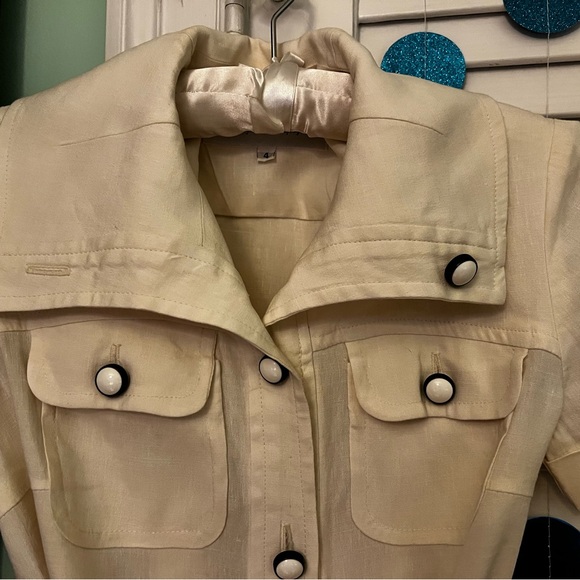 Linen blend top by Trina Turk- size 4 - Picture 2 of 5